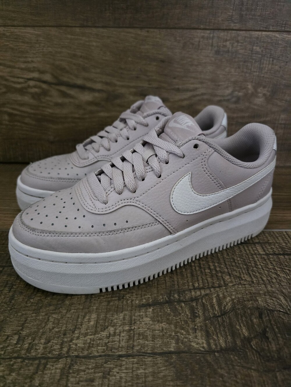 NIKE Court Vision Alta Sneaker Women's Size 7.5 Violet White Leather Shoe